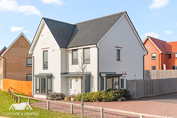 4 Bedroom Detached House For Sale In Medlar Close, Harlow, CM17