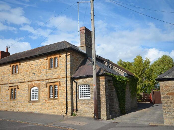 3 Bedroom Semi-Detached House For Sale In Stalbridge, Sturminster Newton, DT10