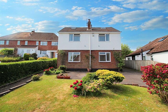 3 Bedroom Detached House For Sale In Glebe Road, Purley On Thames, Reading, RG8