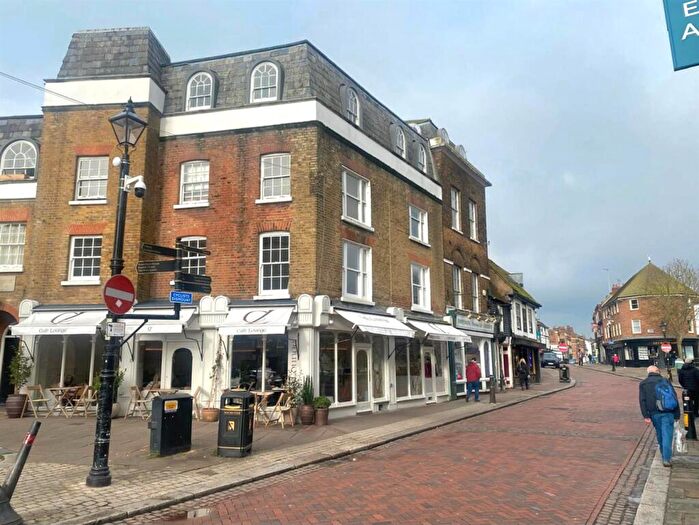 1 Bedroom Flat To Rent In Crow Lane, Rochester, ME1