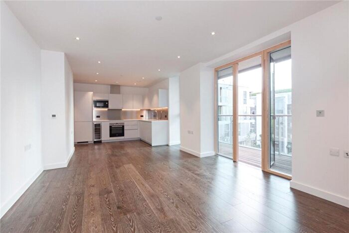 2 Bedroom Apartment To Rent In Cedarside Apartments, Albert Road, Queens Park, NW6