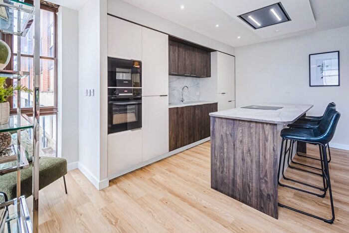 2 Bedroom Flat For Sale In The Forum, Marlborough Road, Swindon, SN1