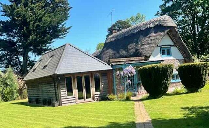 3 Bedroom Detached House To Rent In Cane End, Reading, Oxfordshire, RG4