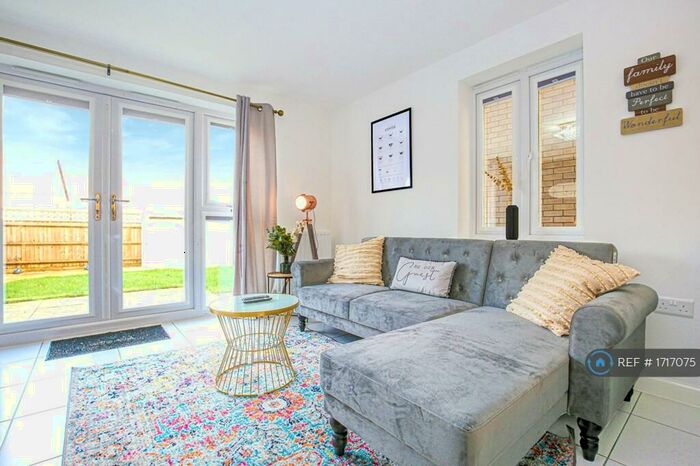 4 Bedroom Detached House To Rent In Barrosa Way, Whitehouse, Milton Keynes, MK8