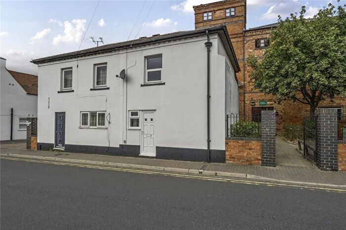 2 Bedroom Semi Detached House For Sale In Brick Kiln Street, Evesham, WR11