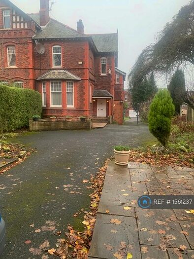 5 Bedroom Semi-Detached House To Rent In Preston New Road, Blackburn, BB2