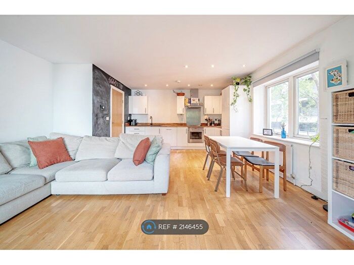 2 Bedroom Flat To Rent In Eyot House, London, SE16