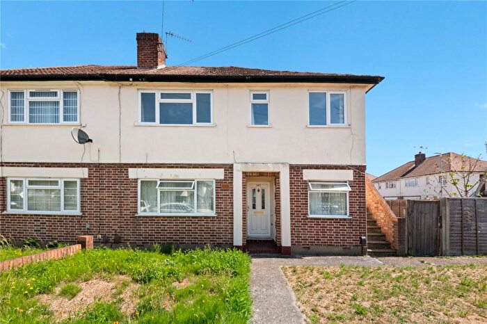 2 Bedroom Maisonette For Sale In West End Road, Ruislip, HA4