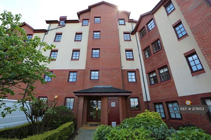 3 Bedroom Flat To Rent In Orchard Brae Avenue, Edinburgh, EH4