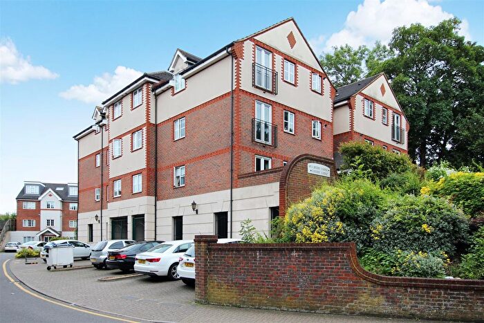 2 Bedroom Flat To Rent In Eastbury Road, Watford, WD19
