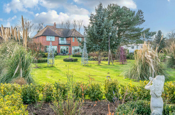 4 Bedroom Detached House For Sale In Bexon Lane, Bredgar, Sittingbourne, Kent, ME9