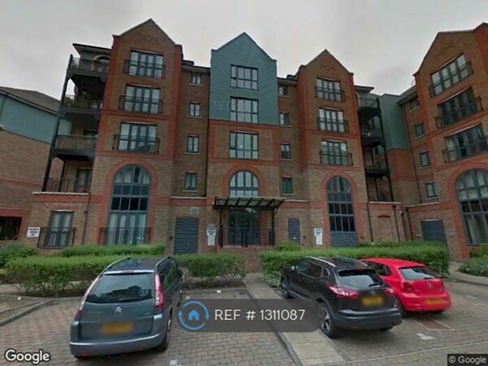 2 Bedroom Flat To Rent In Davit House, Tonbridge TN9