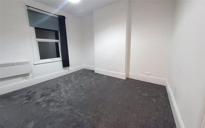 Apartment To Rent In Vaughan Road, Harrow, HA1