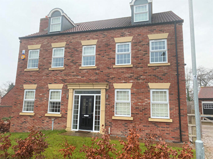 6 Bedroom Detached House To Rent In Lawnswood Crescent, Leeds, LS16