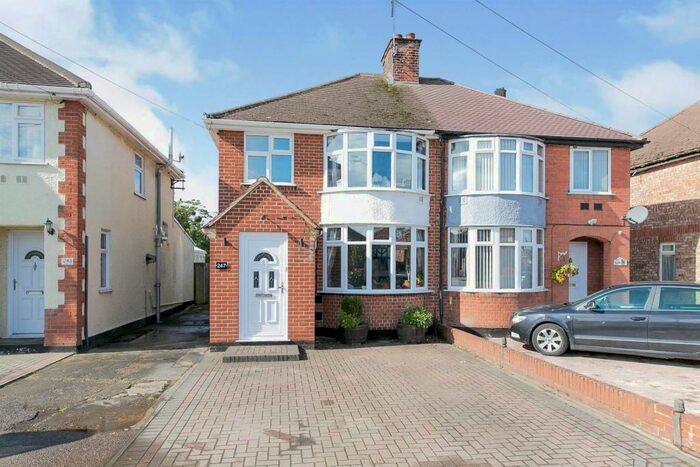 3 Bedroom Semi-Detached House To Rent In Heath Road, Ipswich, IP4