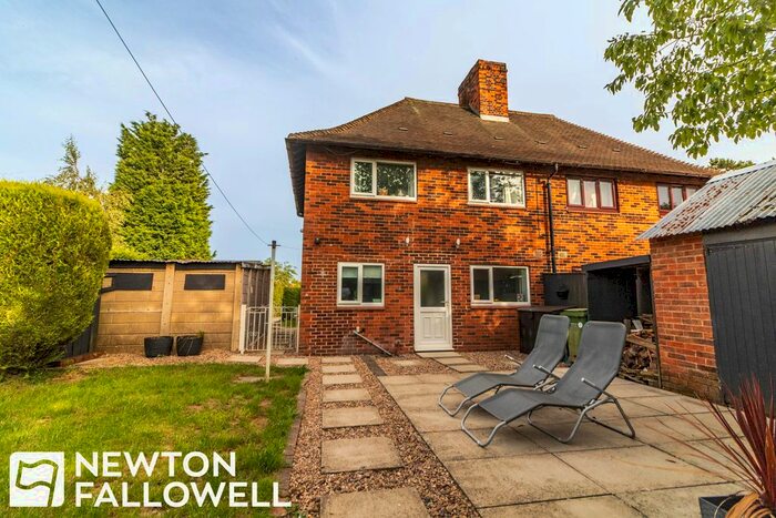 3 Bedroom Semi-Detached House For Sale In Simon Close, Woodbeck, DN22