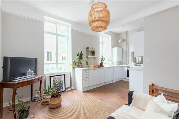 2 Bedroom Flat To Rent In Ifield Road, Earls Court, London, SW10