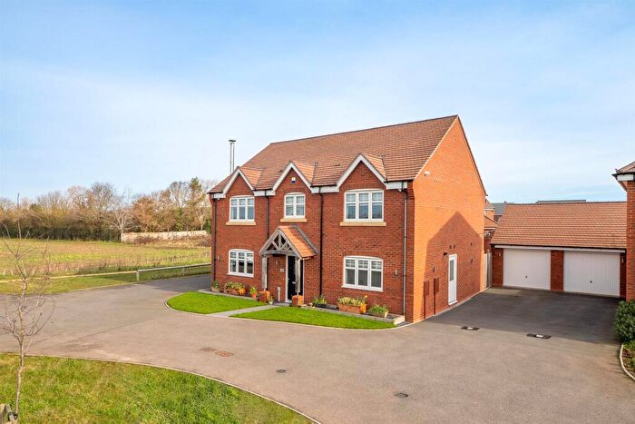 4 Bedroom Detached House For Sale In Valor Drive, Bidford-On-Avon, B50