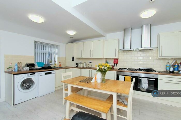 6 Bedroom Terraced House To Rent In Portman Rd, Liverpool, L15