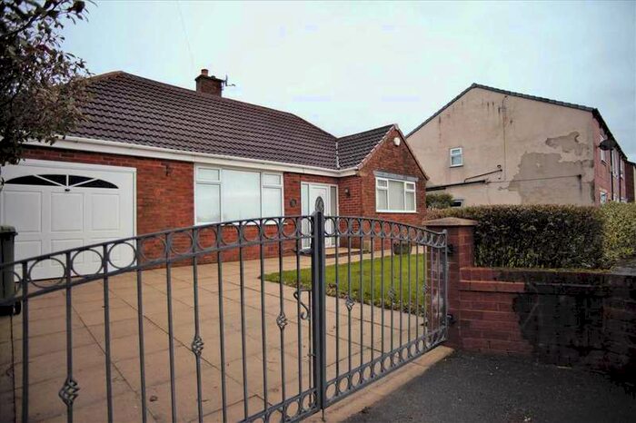 3 Bedroom Bungalow To Rent In Manchester Road, Kearsley, BL4