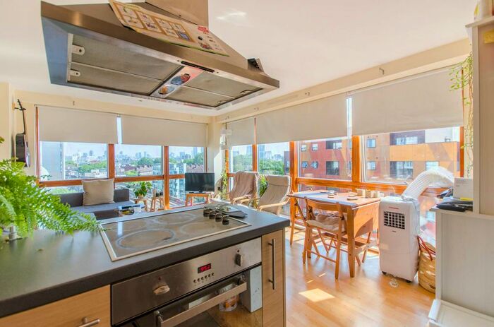 2 Bedroom Flat To Rent In Newington Causeway, Southwark, London, SE1