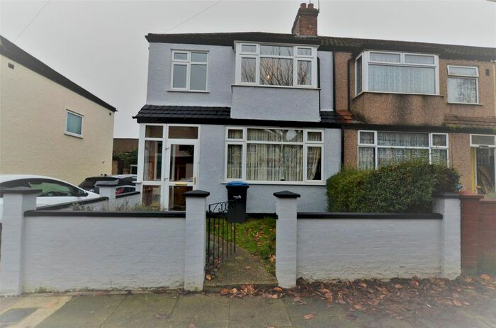 3 Bedroom Property To Rent In King Edwards Road, London, N9