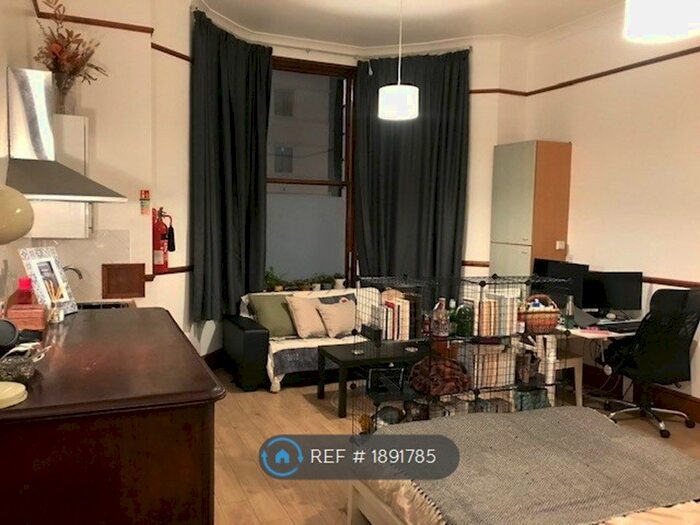 Studio To Rent In Collingham Road, London, SW5