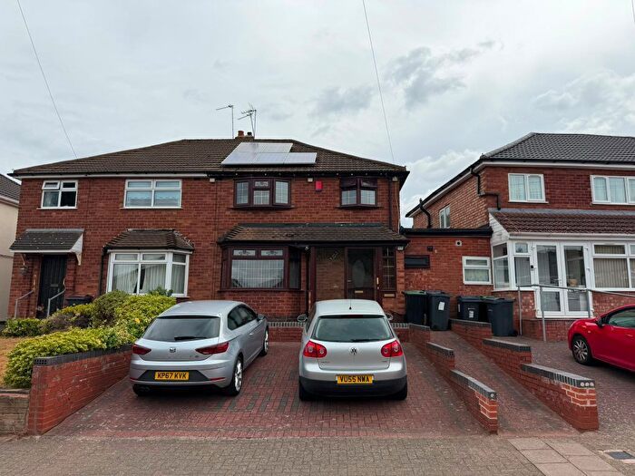 3 Bedroom Semi Detached House To Rent In Parkside Road, Handsworth Wood, B20