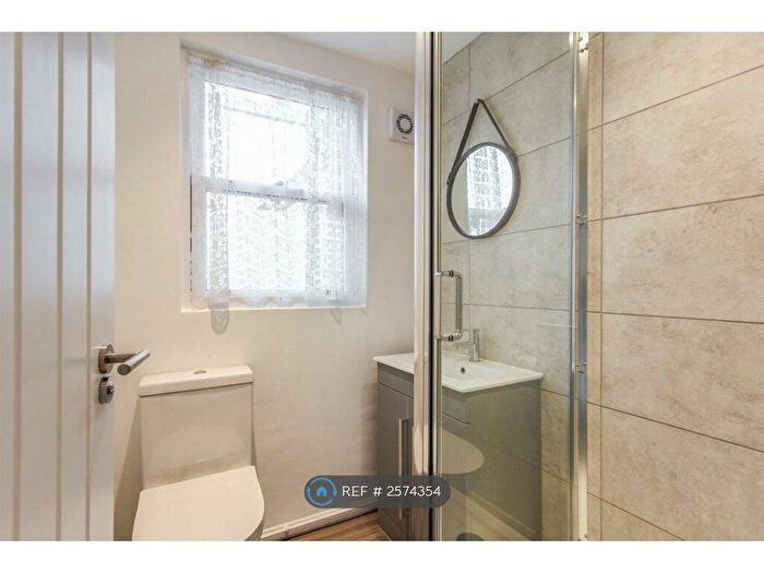 2 Bedroom Maisonette To Rent In High Street, Whitstable, CT5