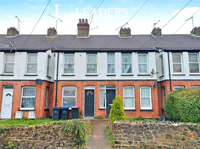 1 Bedroom Flat To Rent In Carlingford Drive, Westcliff-on-Sea, Essex, SS0