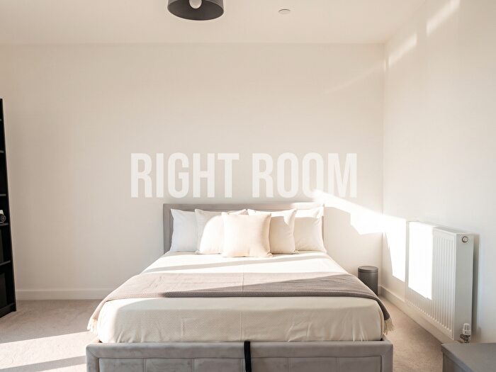 2 Bedroom Flat To Rent In Bedroom House, Brunswick House, Neasden Lane, NW10