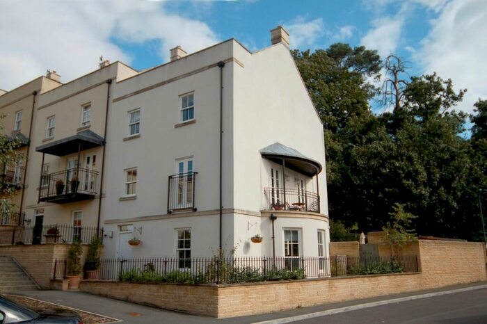 5 Bedroom End Of Terrace House To Rent In Eveleigh Avenue, Bath, Somerset, BA1