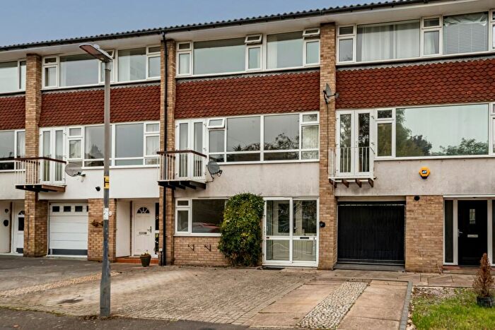 4 Bedroom Town House For Sale In Rookery Court, Marlow, Buckinghamshire, SL7