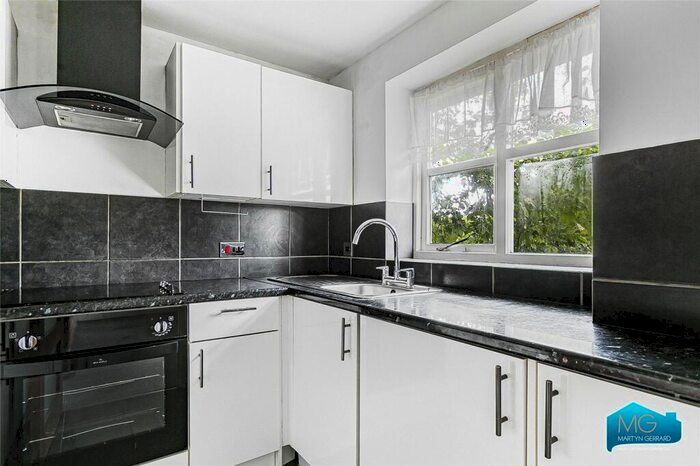 Apartment To Rent In Stevenson Close, Barnet, London, EN5