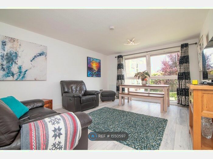 3 Bedroom Flat To Rent In Seymour Close, Birmingham, B29