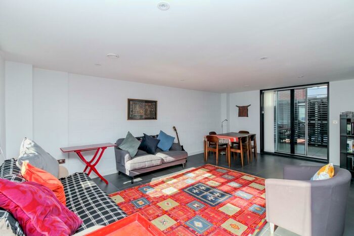 3 Bedroom Apartment To Rent In Cowley Road, Oxford, OX4