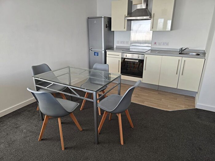 2 Bedroom Flat To Rent In Pilgrims Way, Salford, M50