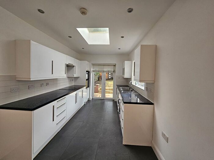 5 Bedroom Detached House For Sale In Holly Park, London, N3