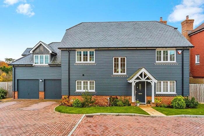 4 Bedroom Detached House For Sale In Walder Close, Bolney, Haywards Heath, RH17