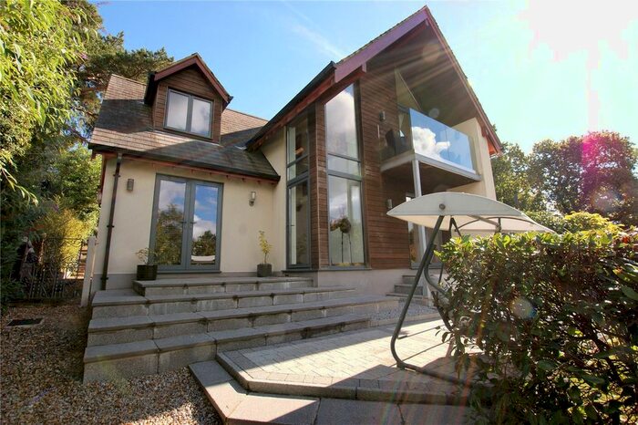 4 Bedroom Detached House To Rent In Hillside Road, Corfe Mullen, Wimborne, Dorset, BH21