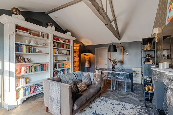 3 Bedroom Flat To Rent In Redcliffe Gardens, Chelsea, SW10