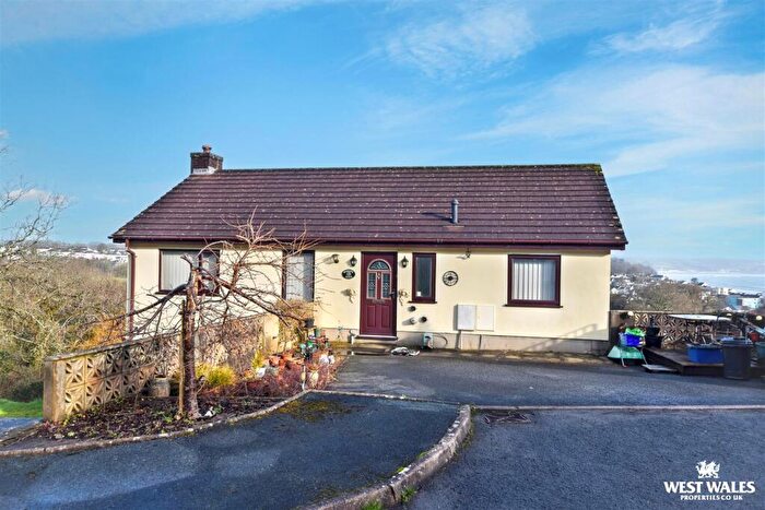 4 Bedroom Detached House For Sale In Lawnswood, Saundersfoot, SA69