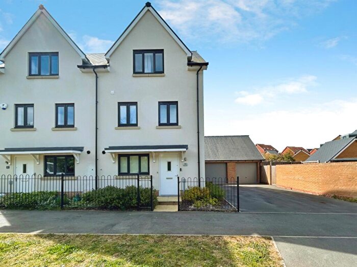 4 Bedroom Semi-Detached House For Sale In Leverett Way, Saffron Walden, CB10