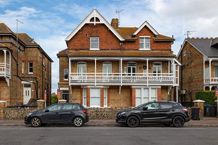 1 Bedroom Flat For Sale In Roxburgh Road, Westgate, Kent, CT8