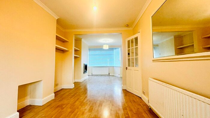 3 Bedroom Terraced House To Rent In Lathkill Close, Enfield, EN1