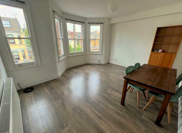 2 Bedroom Flat To Rent In Churchfield Avenue, North Finchley, N12