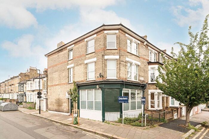 3 Bedroom Flat To Rent In Sandmere Road, Clapham, SW4
