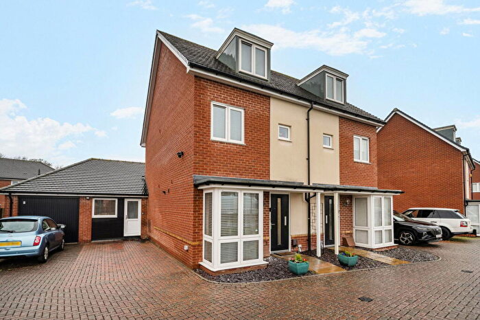 3 Bedroom Semi Detached House For Sale In Blue Hut Way, Basingstoke, RG23