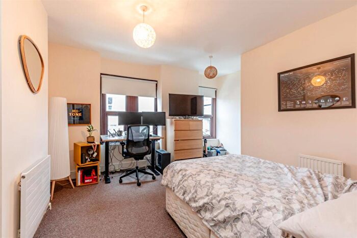 2 Bedroom End Of Terrace House To Rent In Boston Road, Bristol, BS7