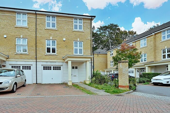 4 Bedroom Town House For Sale In Woolman Road, Watford, WD17